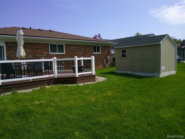 Wonderful Trex Deck for Entertaining.JPG | Image 24