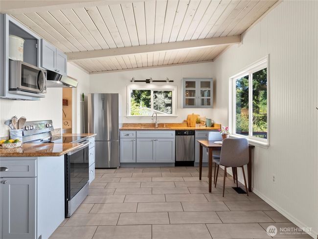 71 E Mountain Dr, House other with 2 bedrooms, 2 bathrooms and 1 parking in Grapeview WA | Image 11