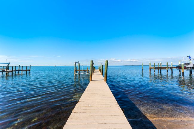 Gorgeous blue water | Image 8