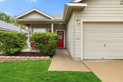 9204 Brents Elm Dr, Austin, TX, 78744-7946 | Card Image
