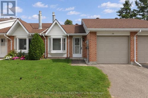 56-696 King St, Midland, ON, L4R5B6 | Card Image