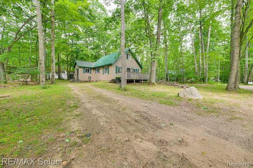 517 Monroe Blvd, Roscommon, MI, 48653-8710 | Card Image