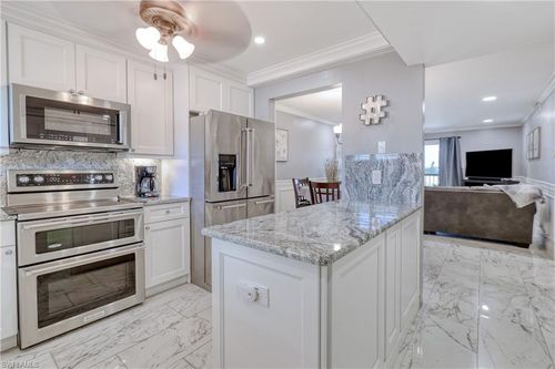 apt-412-2121 Collier Ave, FORT MYERS, FL, 33901-8123 | Card Image