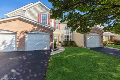 6752 Roanoake Court, Townhouse with 2 bedrooms, 2 bathrooms and 1 parking in Gurnee IL | Image 1