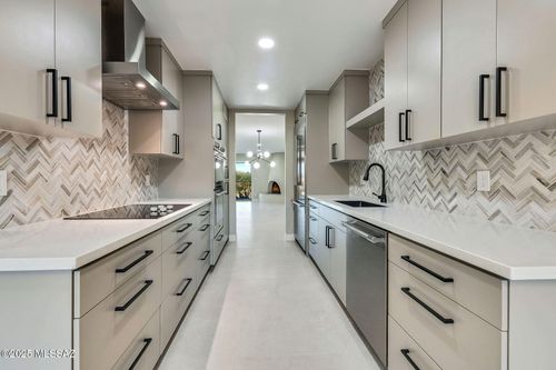 4900 E Placita Arenosa, Tucson, AZ, 85718-5401 | Card Image