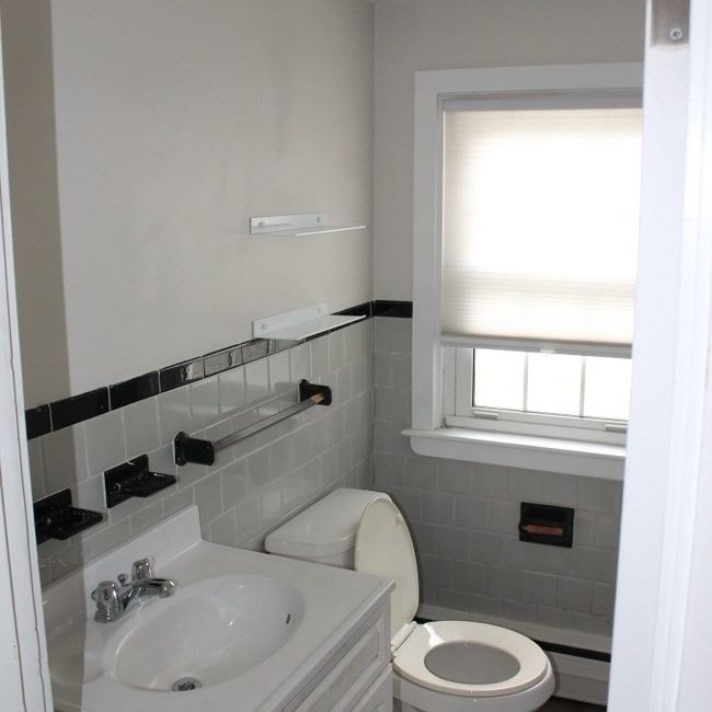1024 Marion St, House other with 2 bedrooms, 2 bathrooms and 2 parking in New Bedford MA | Image 9
