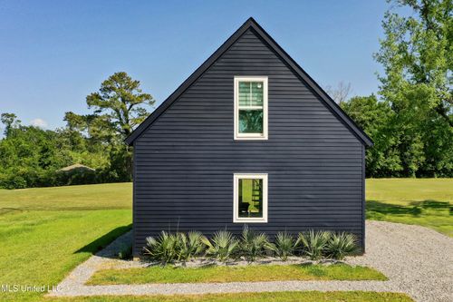 13521 Fairway Dr, Ocean Springs, MS, 39564-2253 | Card Image