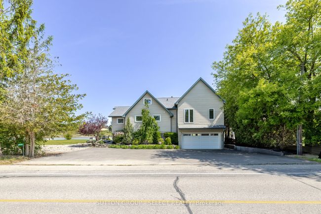 7474 Riverside Dr, House other with 3 bedrooms, 2 bathrooms and 6 parking in Port Franks ON | Image 4