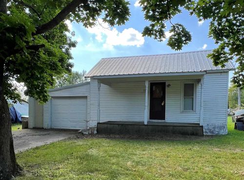 104 Monroe St S, Hazleton, IA, 50641-9710 | Card Image