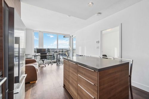 1005-1550 Fern St, North Vancouver, BC, V7J0A9 | Card Image