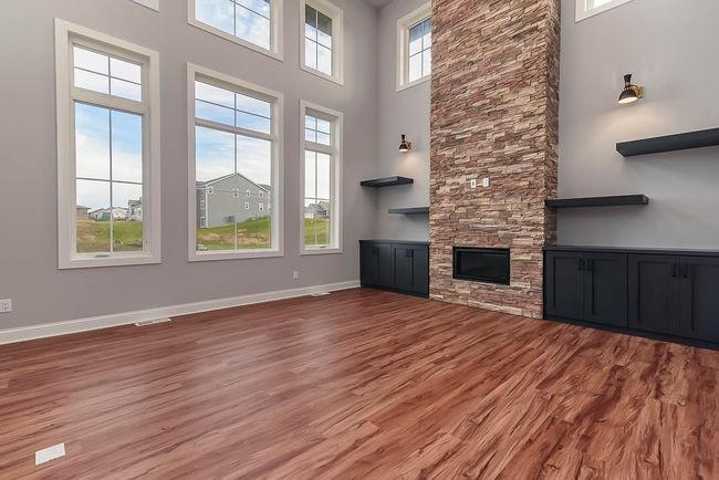 1421 Greenleaf Ct, Home with 4 bedrooms, 4 bathrooms and null parking in SUN PRAIRIE WI | Image 6