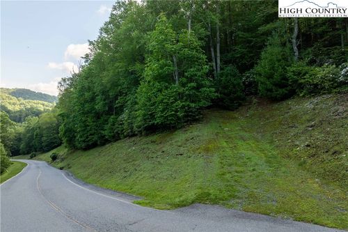 108 Firethorn Trail, Blowing Rock, NC, 28605 | Card Image