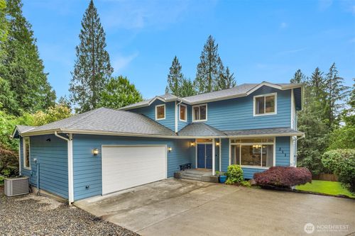 211 210th Avenue Ne, Sammamish, WA, 98074 | Card Image
