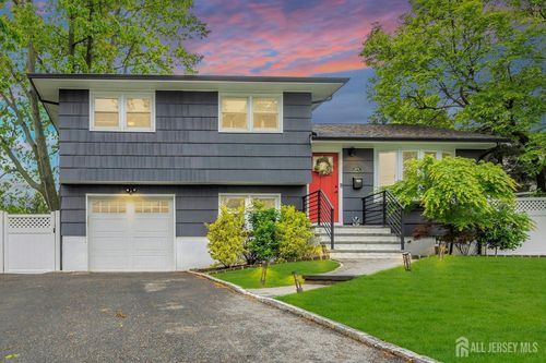 374 Nottingham Way, Union, NJ, 07083-7962 | Card Image