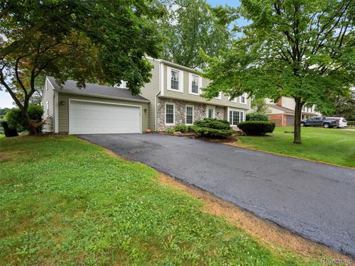 1959 W Spinningwheel Lane, Bloomfield Hills, MI, 48304 | Card Image