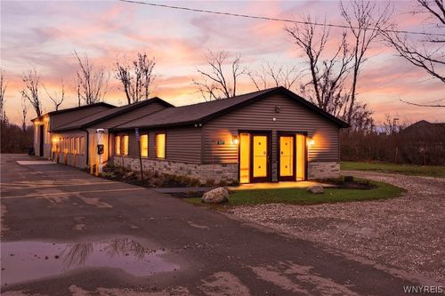 3691 Southwestern Blvd, Orchard Park, NY, 14127-1732 | Card Image