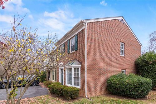 925 Huntwood Ln, CHARLOTTESVILLE, VA, 22901-2161 | Card Image
