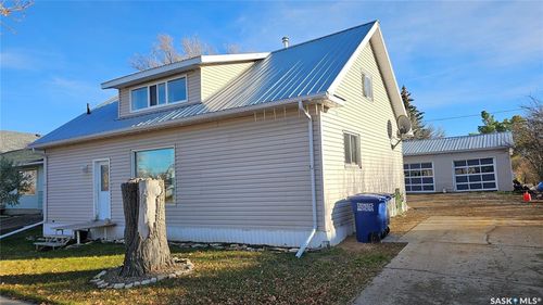 406 Centre St, Cabri, SK, S0N0J0 | Card Image