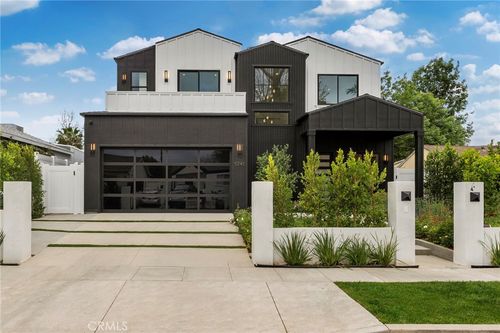 5741 Newcastle Ave, Encino, CA, 91316-1054 | Card Image