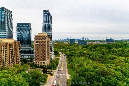 403-1101 Leslie St, North York, ON, M3C4G3 | Card Image