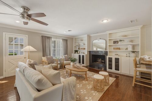 6338 Town Hill Ln, Dallas, TX, 75214-2045 | Card Image