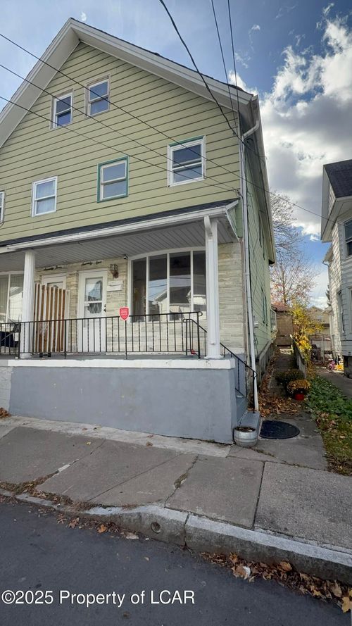 71 Prospect St, Wilkes Barre, PA, 18702-4818 | Card Image