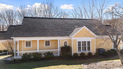 106 Golf Villa Dr, Moneta, VA, 24121-4017 | Card Image