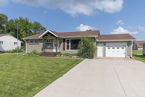 119 10th Ave Se, Elbow Lake, MN, 56531-4728 | Card Image