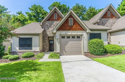 2 Elk Ridge Ln, Southern Pines, NC, 28387-5172 | Card Image