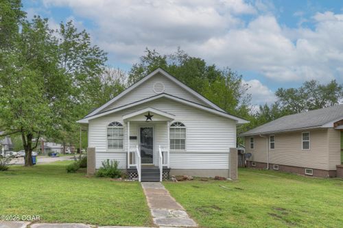 304 E 22nd St, Baxter Springs, KS, 66713-2833 | Card Image