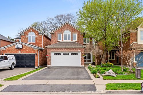 51 Forestgrove Cir, Brampton, ON, L6Z4T4 | Card Image