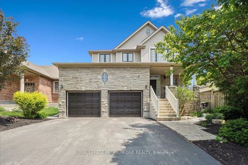 7 Hardy St, Guelph, ON, N1E5G4 | Card Image
