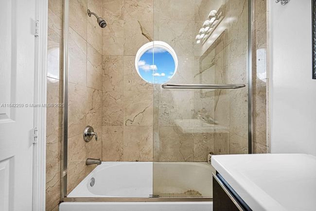 3521 Forest View Cir, House other with 5 bedrooms, 5 bathrooms and null parking in Fort Lauderdale FL | Image 33