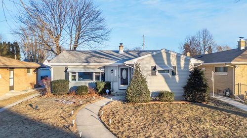 2423 S 15th Street, SHEBOYGAN, WI, 53081 | Card Image