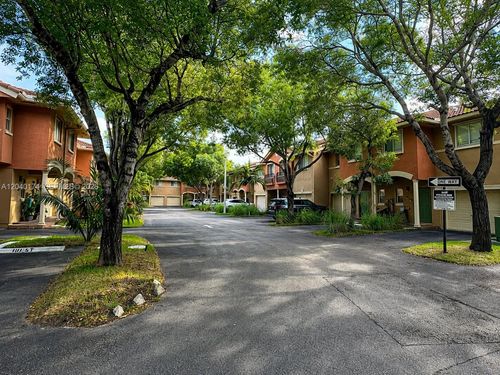 31 Se 3rd Ave, Hallandale Beach, FL, 33009-5504 | Card Image