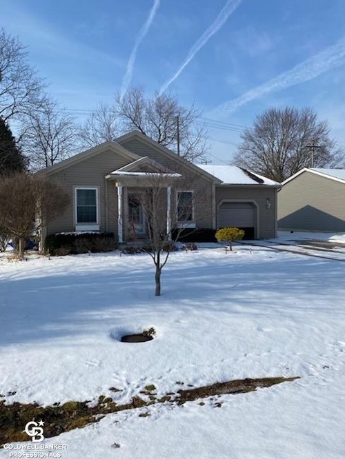 68099 Seymour St, Richmond, MI, 48062-1440 | Card Image