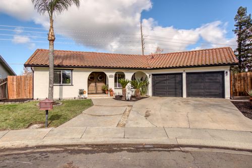 2601 Hobart Way, Modesto, CA, 95358-1023 | Card Image