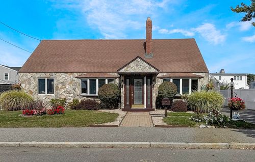 29 Blanchard Ave, Revere, MA, 02151-1635 | Card Image