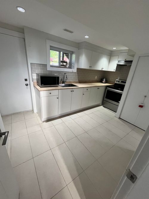 348 Laurentian Cres, Coquitlam, BC, V3K1Y4 | Card Image