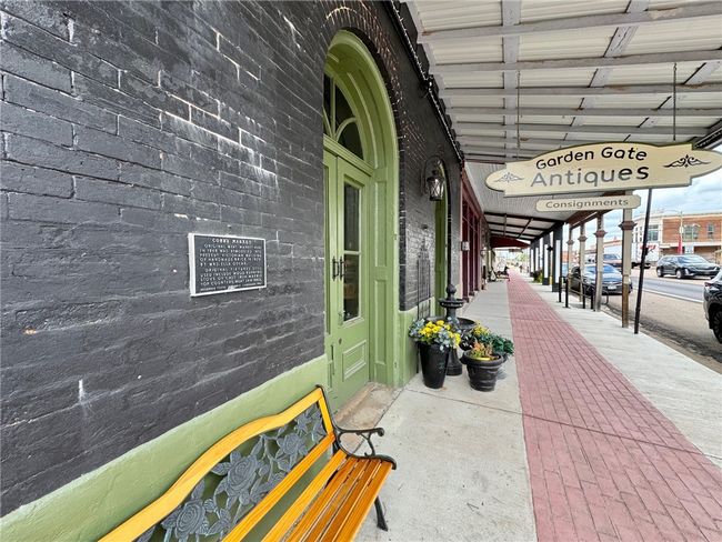 View of exterior entry | Image 6