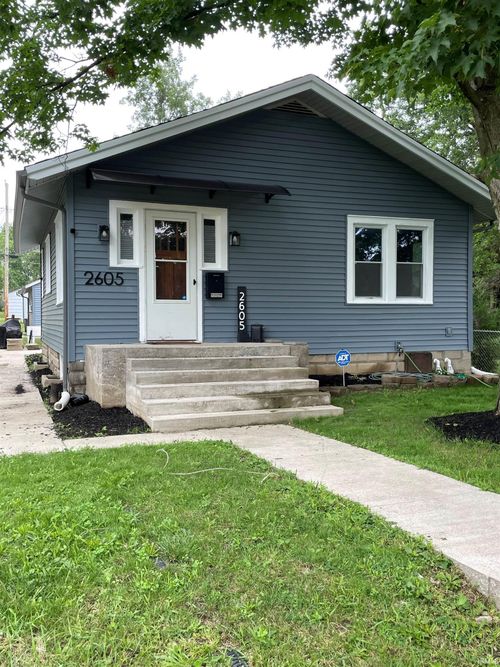 2605 Clara Ave, Fort Wayne, IN, 46805-3827 | Card Image