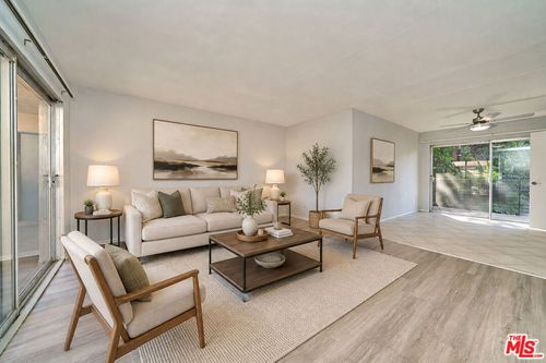 15-835 S Norton Avenue, Los Angeles, CA, 90005 | Card Image