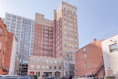 405-124 Court St, New Haven, CT, 06511-6925 | Card Image