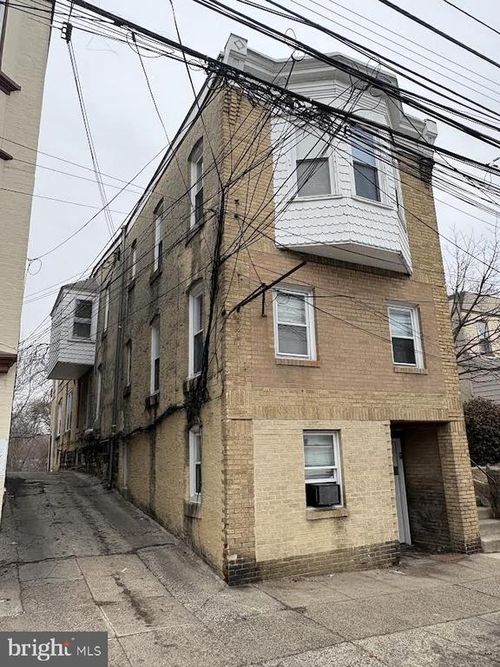 131 S Macdade Blvd, DARBY, PA, 19023-1507 | Card Image