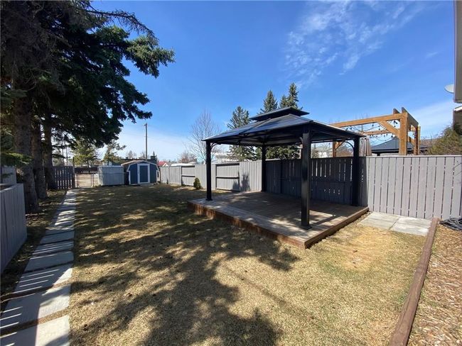 4918 54 Avenue, Home with 3 bedrooms, 2 bathrooms and 2 parking in Olds AB | Image 26