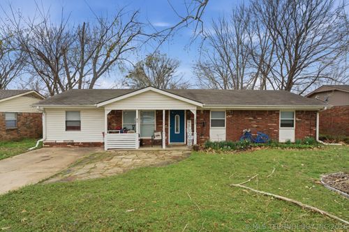 1007 Choctaw Pl, Claremore, OK, 74017-6722 | Card Image