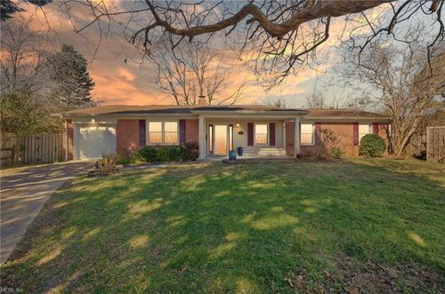 3852 Charter Oak Rd, Virginia Beach, VA, 23452-3215 | Card Image