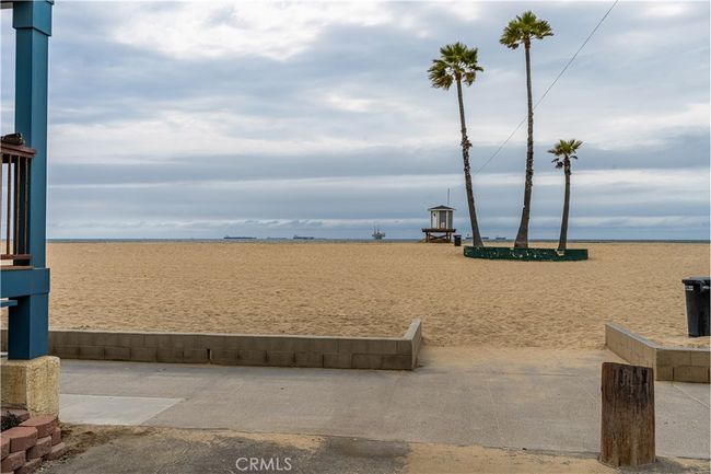 1207 Seal Way, Home with 6 bedrooms, 4 bathrooms and 2 parking in Seal Beach CA | Image 40