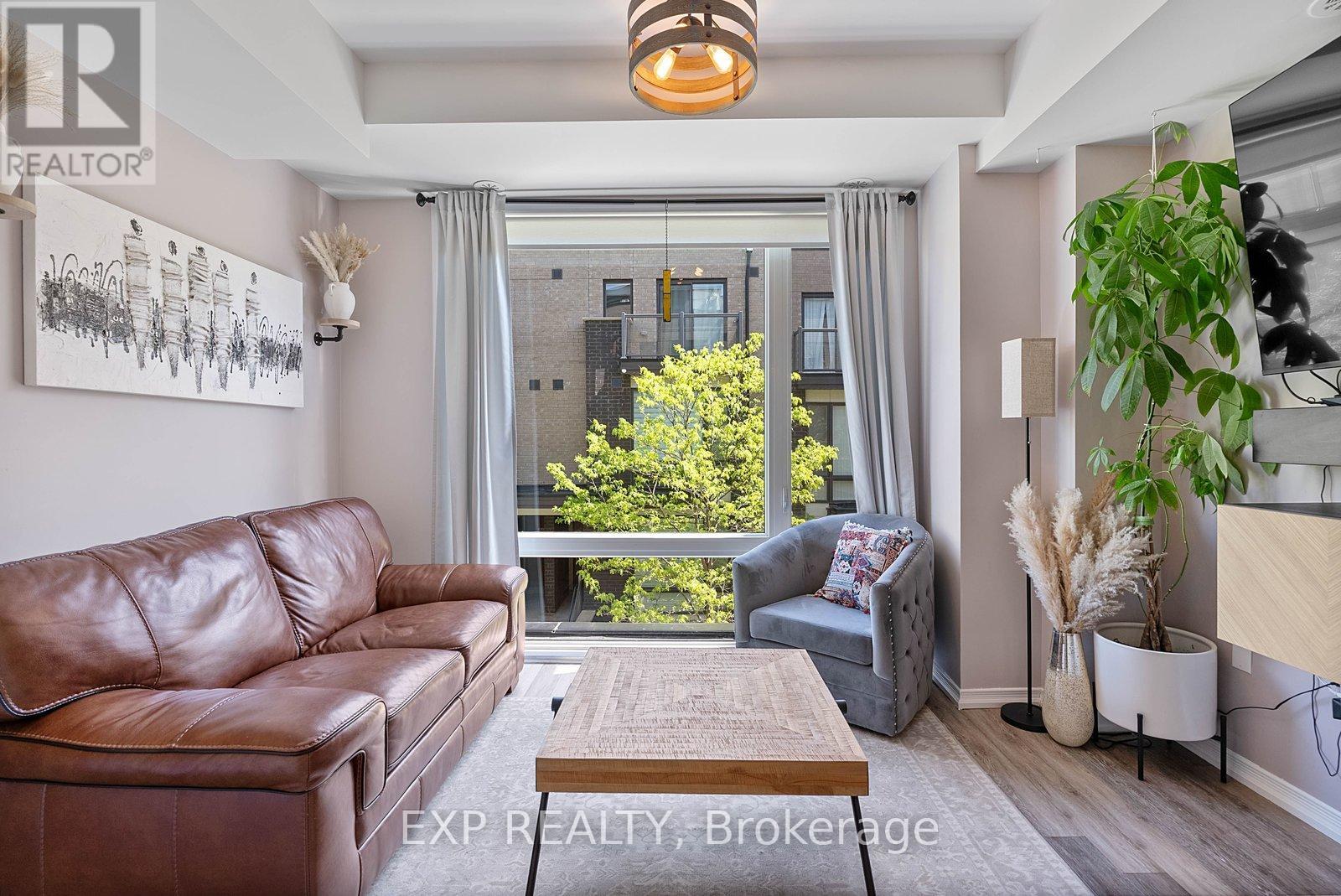 Residential in Toronto (Islington-City Centre West)