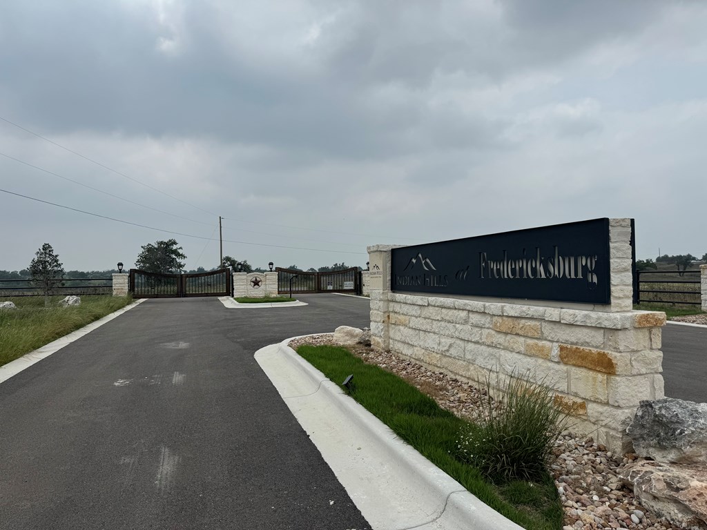 Land in Fredericksburg 2